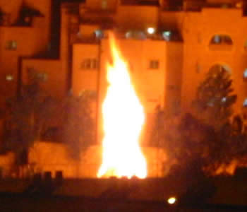 http://www.jewishmag.com/113mag/lagbomer/largefire.jpg